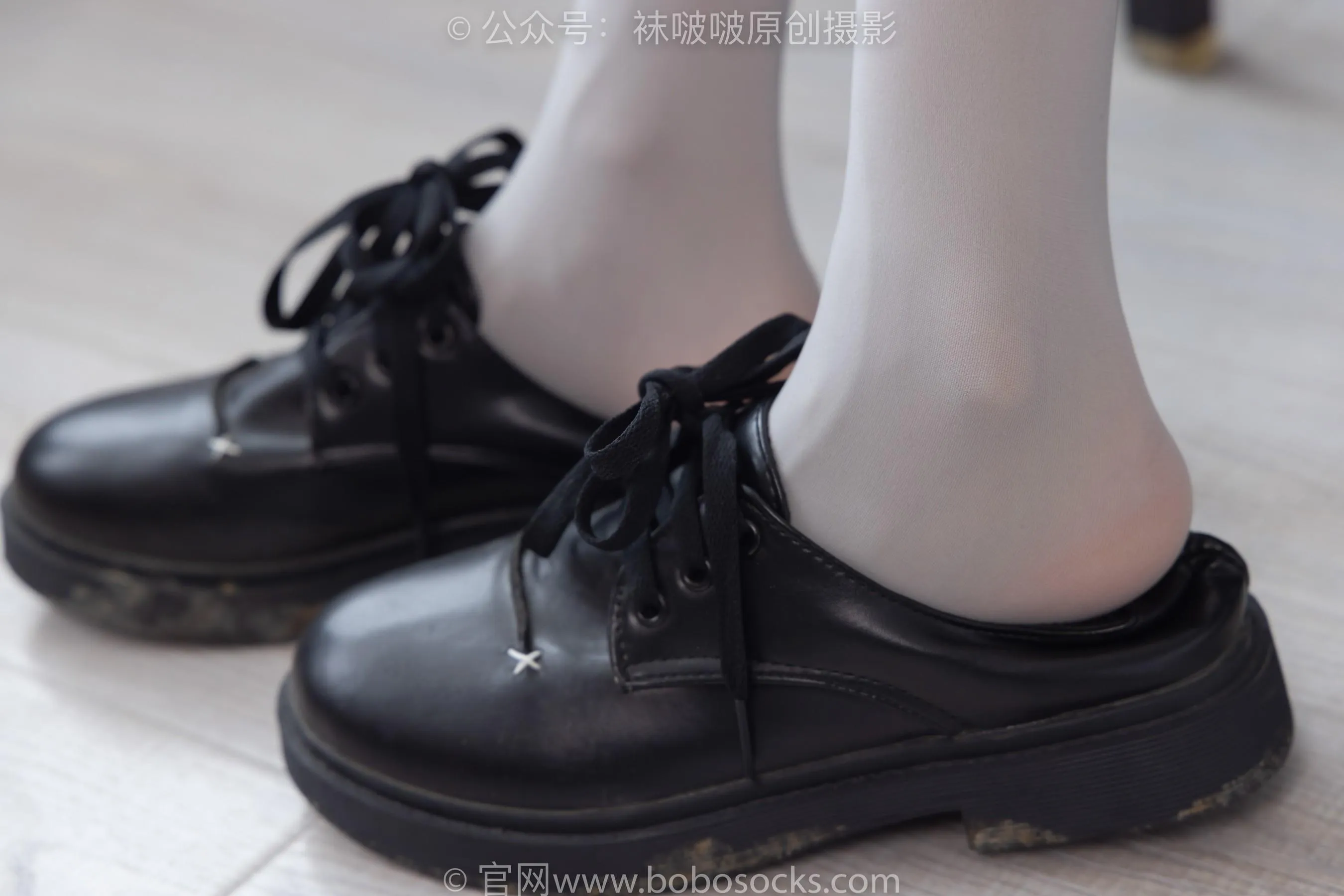 [BoBoSocks袜啵啵]NO.213 稚予-黑皮鞋、厚灰丝 [87P]插图2